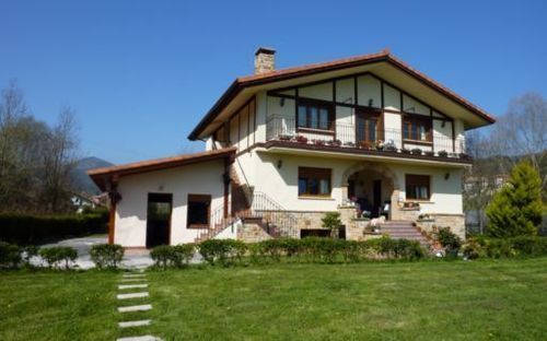Ibarrondo Etxea Country house *
